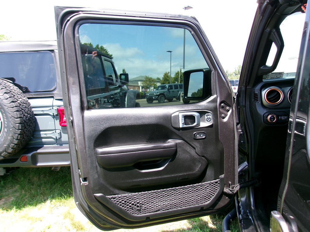 Certified 2021 Jeep Gladiator Sport AWD/4WD image 6