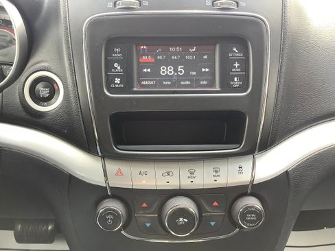 Used 2018 Dodge Journey SE w/ Connectivity Group FWD image 20