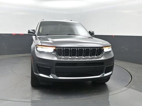 Used 2022 Jeep Grand Cherokee L Limited RWD image 32