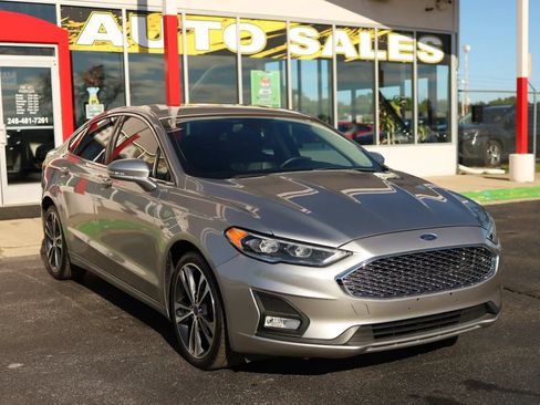 Used 2020 Ford Fusion Titanium FWD image 3