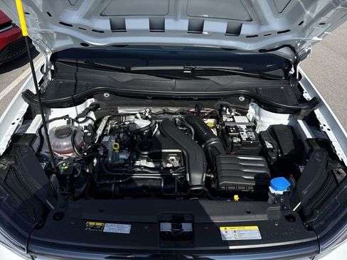 New 2026 Volkswagen Taos SE FWD image 29