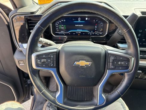 Used 2023 Chevrolet Silverado 1500 LT image 21