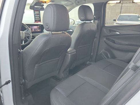 Certified 2024 Buick Encore GX Preferred FWD image 10