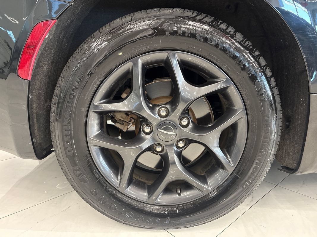 Used 2019 Chrysler Pacifica Touring-L Plus w/ Advanced Safetytec Group FWD image 46