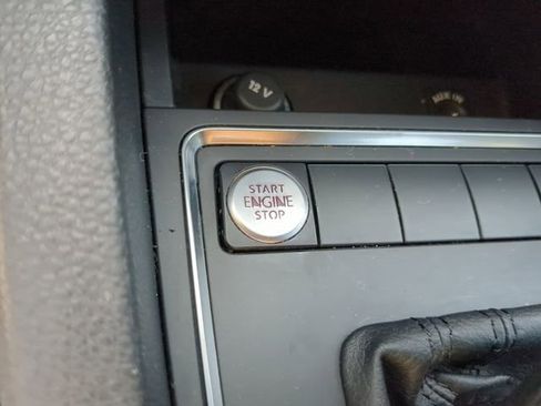 Used 2015 Volkswagen Jetta SE FWD image 28
