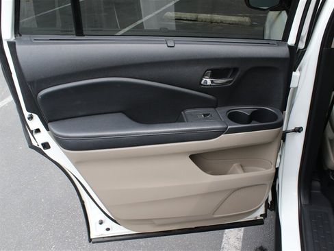 Used 2018 Honda Pilot Elite image 17