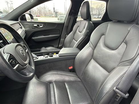 Certified 2024 Volvo XC60 B5 Ultimate w/ Climate Package image 23