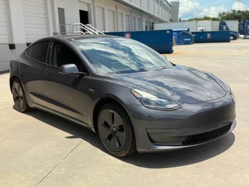 Used 2021 Tesla Model 3 Standard Range Plus RWD image 4