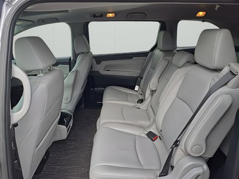 Used 2023 Honda Odyssey EX-L image 11