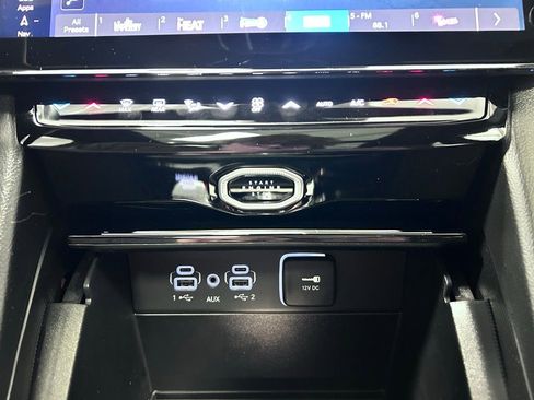 New 2026 Jeep Grand Cherokee Limited AWD/4WD image 17