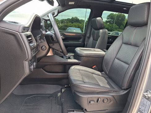 Certified 2024 Chevrolet Tahoe RST w/ Luxury Package AWD/4WD image 15