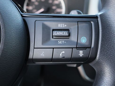 Used 2023 Nissan Rogue SV AWD/4WD image 39