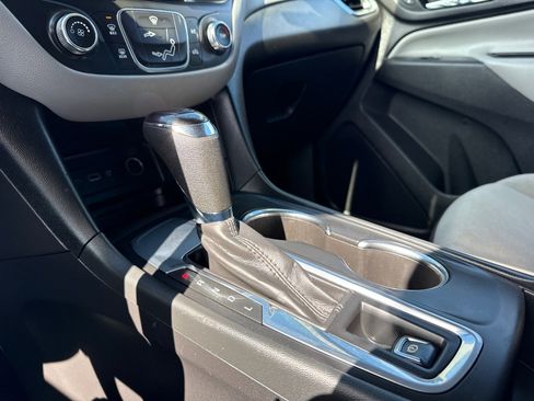 Used 2020 Chevrolet Equinox LS w/ LS Convenience Package image 24