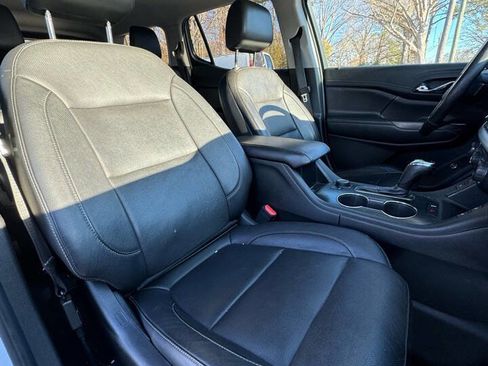 Used 2019 GMC Acadia SLT FWD image 16