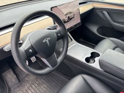 Used 2022 Tesla Model Y Performance image 10