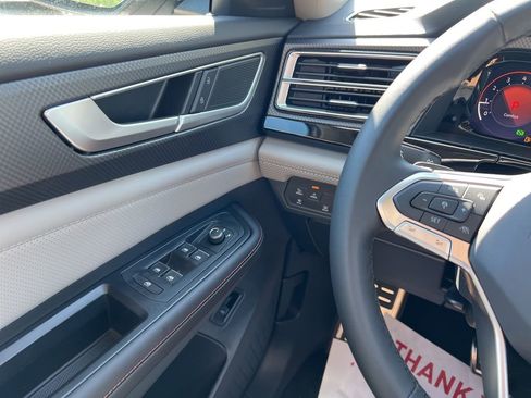 New 2026 Volkswagen Atlas Peak Edition AWD/4WD image 18