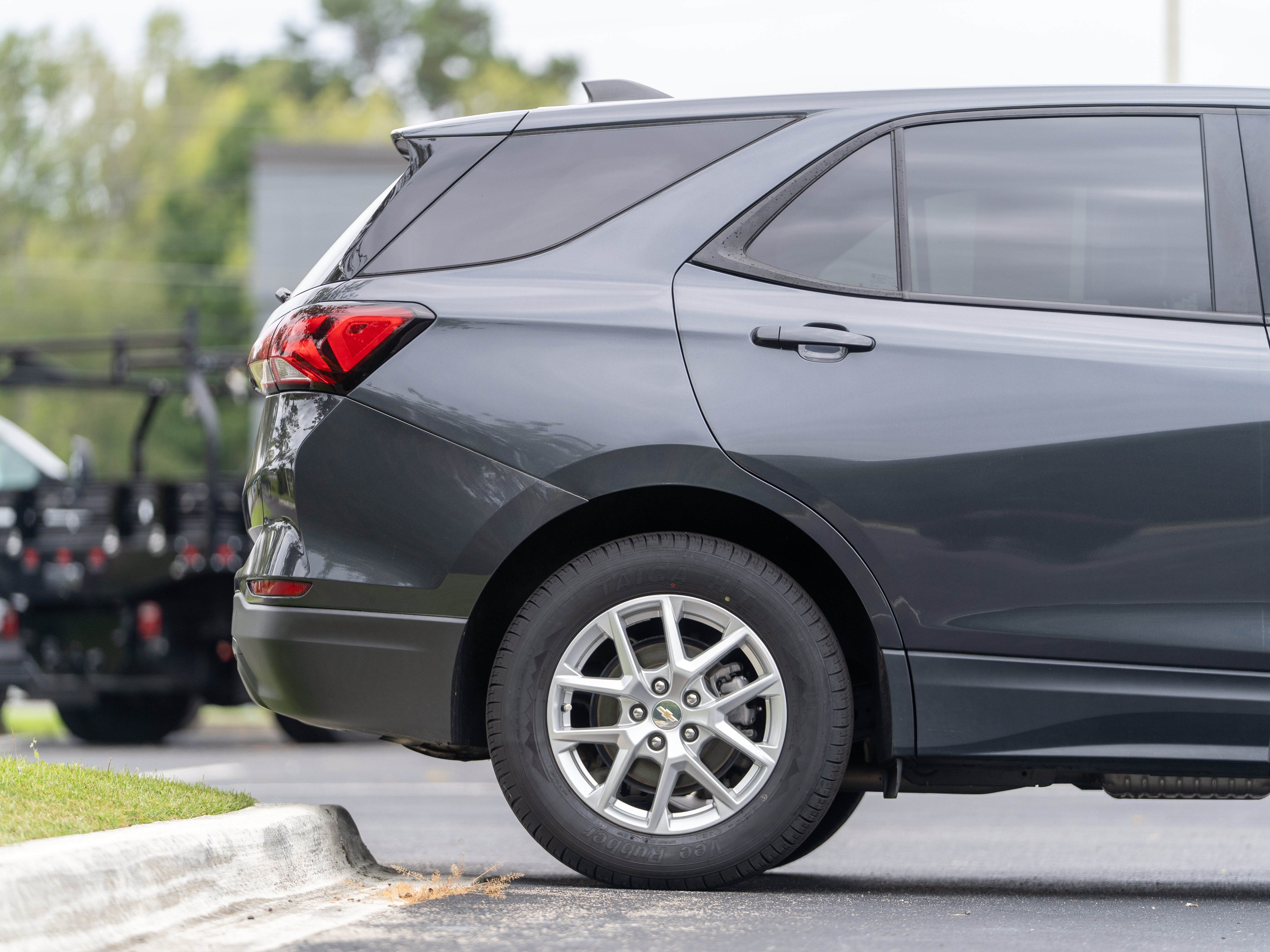 Used 2022 Chevrolet Equinox LS w/ LS Convenience Package FWD image 6