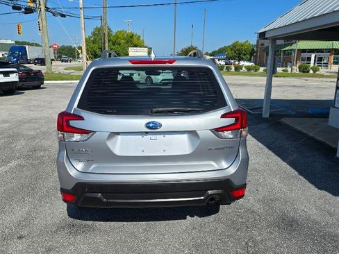 Used 2021 Subaru Forester AWD/4WD image 6