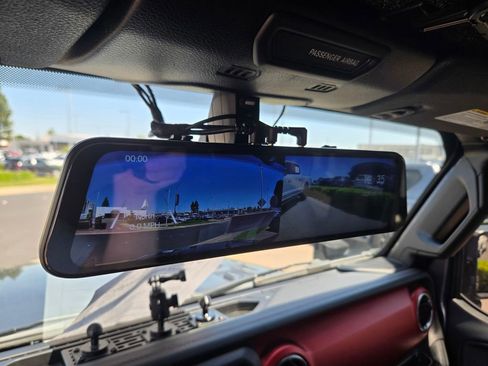 Used 2018 Jeep Wrangler Unlimited Rubicon w/ Dual Top Group AWD/4WD image 19