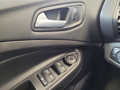 Used 2017 Ford Escape SE AWD/4WD image 27