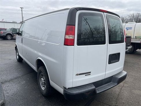 Used 2015 Chevrolet Express 2500 image 8