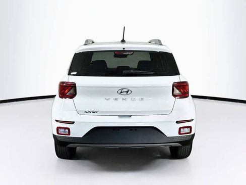 Used 2026 Hyundai Venue SEL FWD image 5
