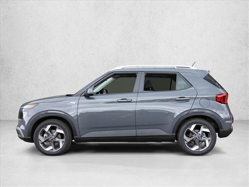 Used 2026 Hyundai Venue SEL FWD image 8