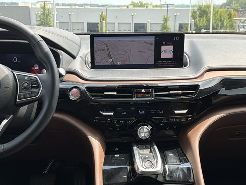Certified 2024 Acura MDX SH-AWD w/ Technology Package image 24