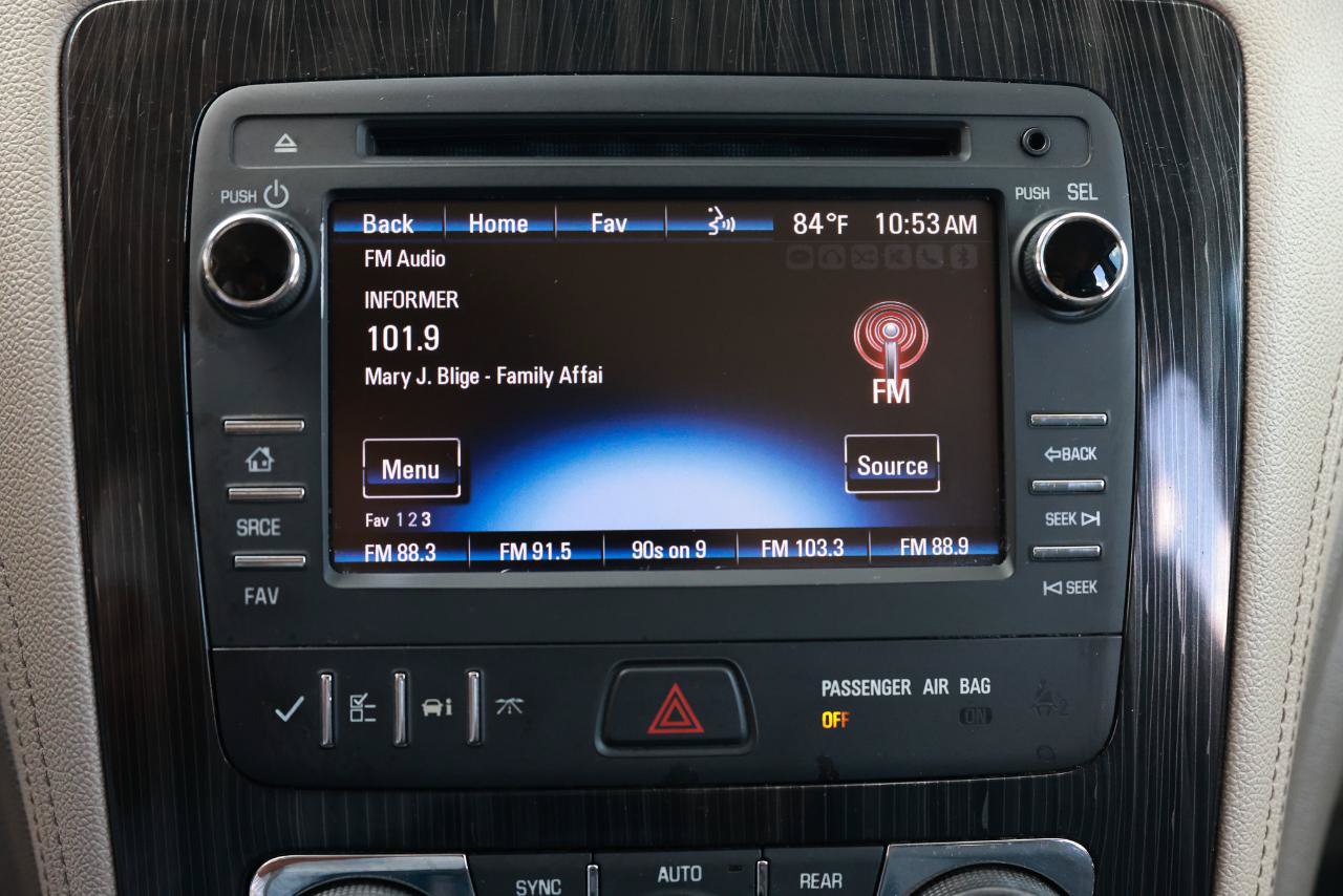 Used 2015 Chevrolet Traverse LT FWD image 38
