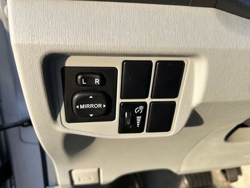Used 2011 Toyota Prius Two FWD image 18