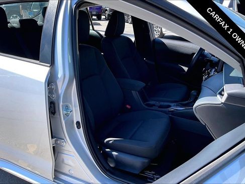 Used 2025 Toyota Corolla LE FWD image 27