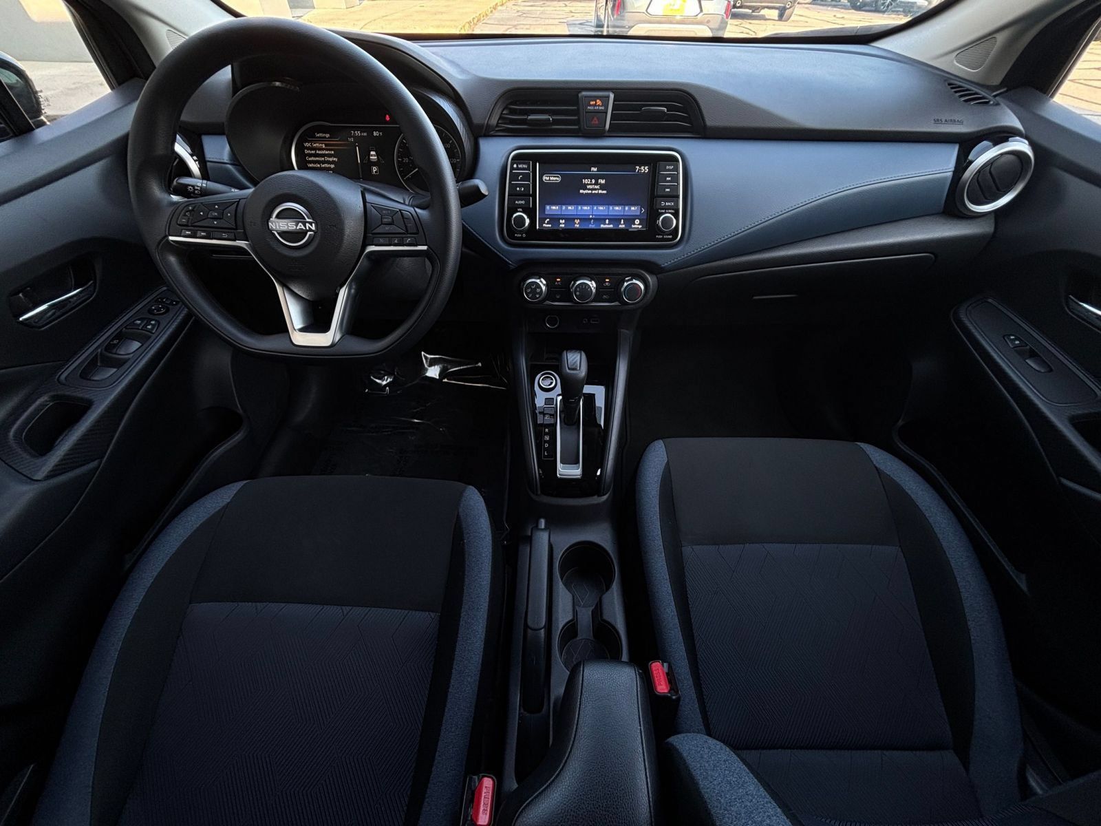 Used 2025 Nissan Versa SV FWD image 31