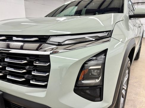Used 2025 Chevrolet Equinox LT FWD image 9