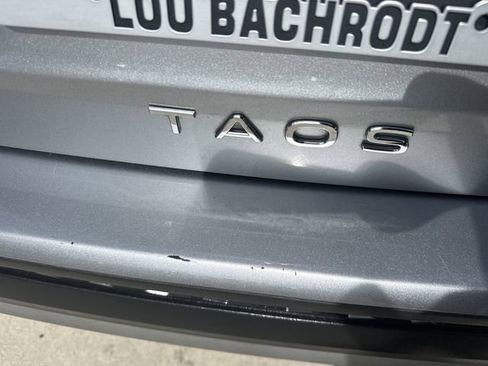 Used 2024 Volkswagen Taos SE FWD image 12