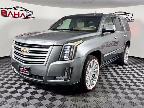 Used 2019 Cadillac Escalade Platinum AWD/4WD image 4