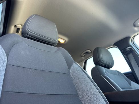Used 2025 Chevrolet TrailBlazer LT FWD image 16