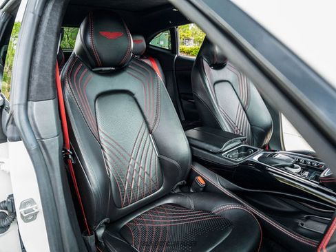 Used 2021 Aston Martin DBX image 52