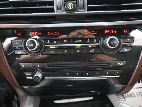 Used 2018 BMW X5 xDrive40e AWD/4WD image 17