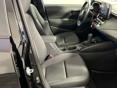 Used 2025 Toyota Corolla LE FWD image 29