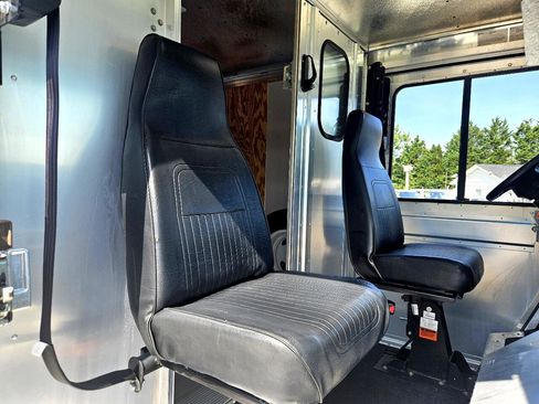 Used 2014 Ford E-350 and Econoline 350 Super Duty w/ A/C Prep Package image 21