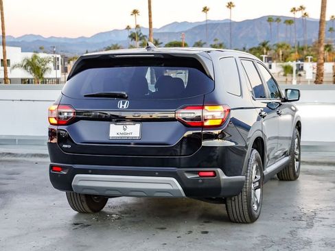 Used 2025 Honda Pilot EX-L image 9