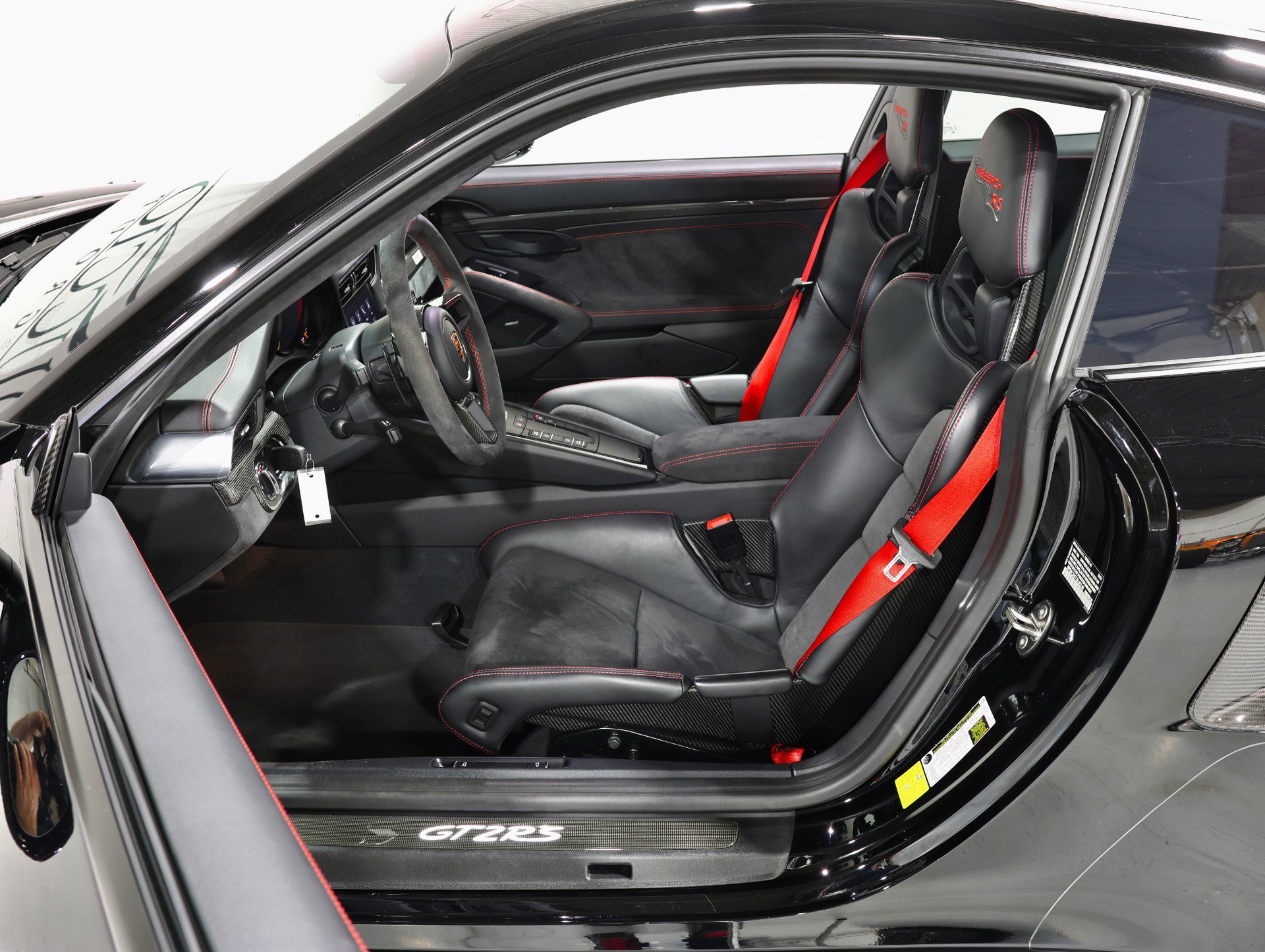Used 2018 Porsche 911 GT2 RS RWD image 31