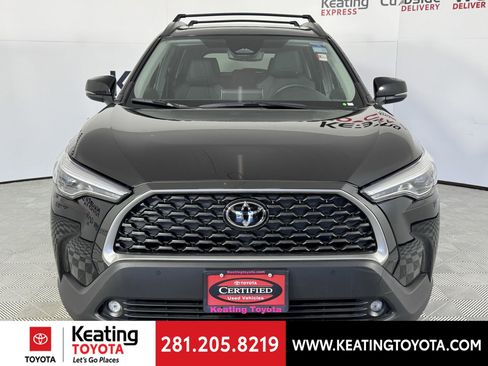 Certified 2025 Toyota Corolla Cross XLE image 10