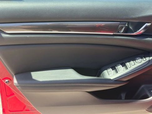 Used 2019 Honda Accord Sport image 11