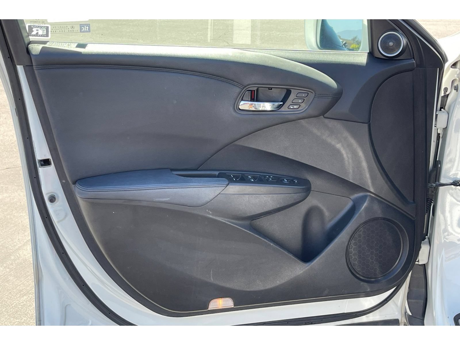 Used 2017 Acura RDX w/ AcuraWatch Plus Package FWD image 12