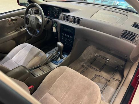 Used 1998 Toyota Camry LE image 15