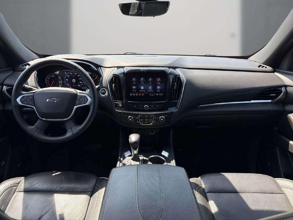 Used 2022 Chevrolet Traverse Premier w/ Redline Edition FWD image 18