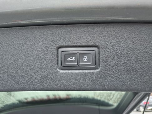 Used 2017 Audi Q7 3.0T Premium Plus w/ Premium Plus Package image 6