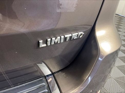 Used 2019 Jeep Grand Cherokee Limited AWD/4WD image 23
