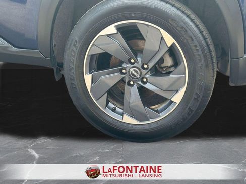 Used 2025 Nissan Rogue SV image 29